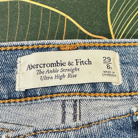 Abercrombie & Fitch Ultra High Rise Ankle Straight Jean Medium Blue Women 29s - Picture 4 of 9